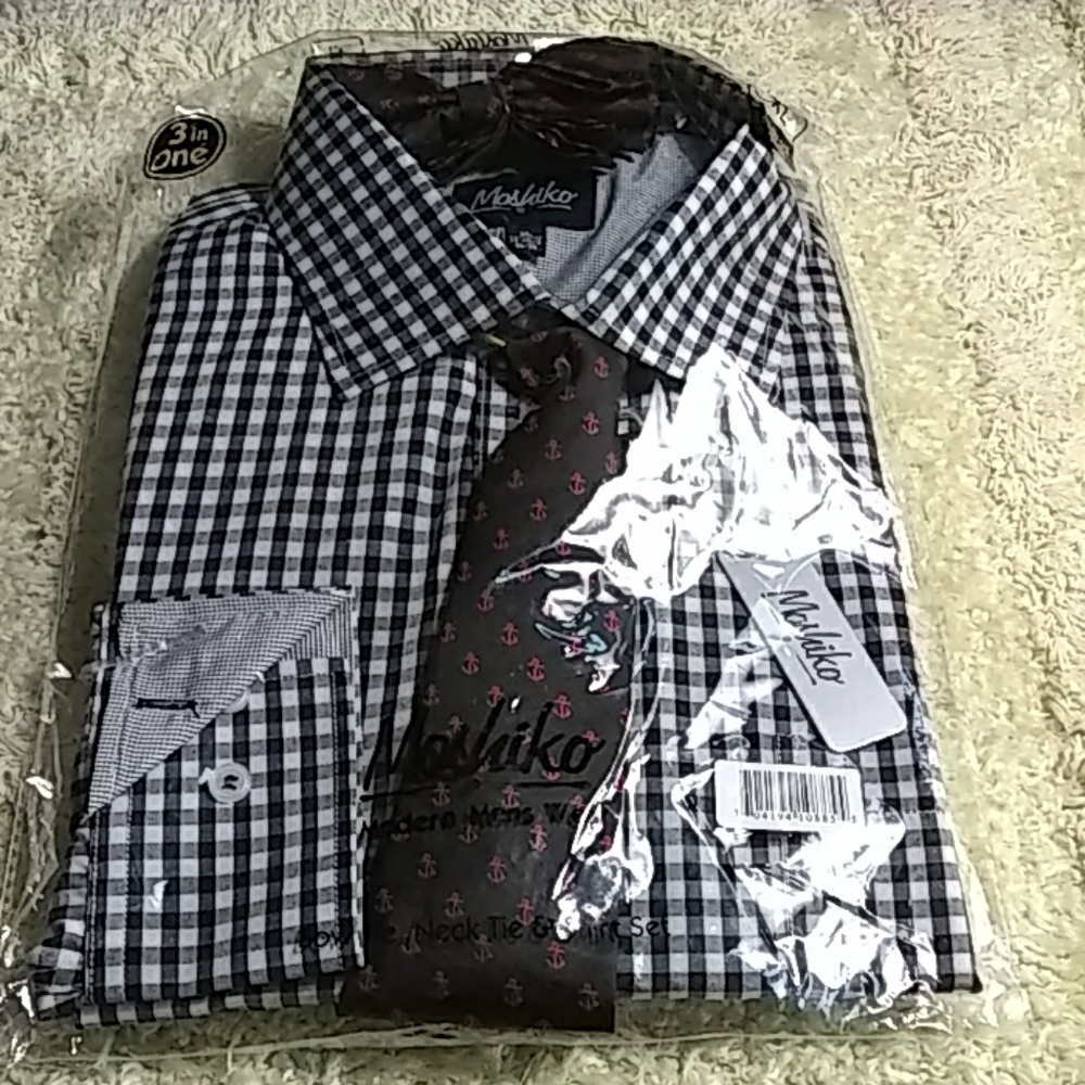 Mens NWT Moshiko Dress shirt with tie & bow tie